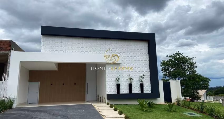 Linda Casa Térrea a Venda no Condomínio Golfe Clube GO