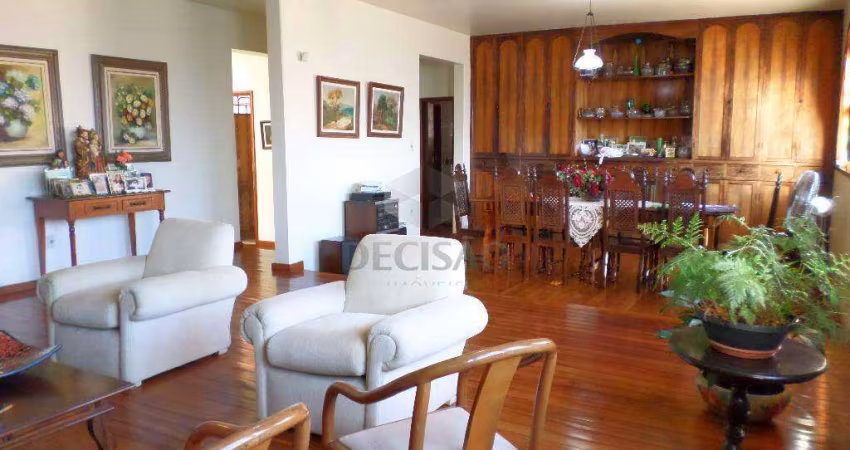 Casa à venda, 3 quartos, 3 suítes, 4 vagas, Santa Efigênia - Belo Horizonte/MG