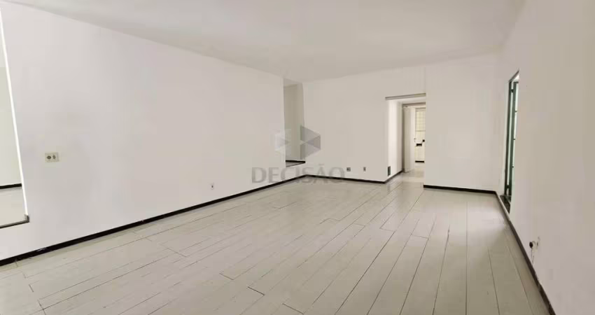 Casa à venda, 5 quartos, 1 suíte, 3 vagas, Funcionários - Belo Horizonte/MG