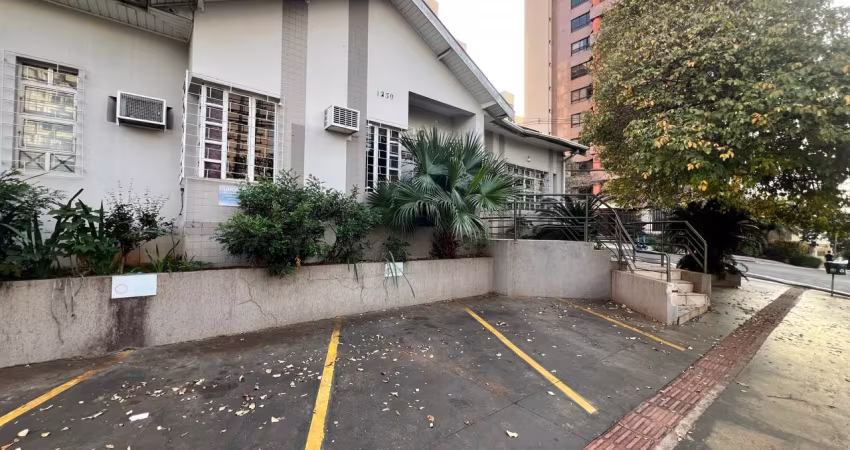 Casa comercial com 10 salas para alugar na Rua Prefeito Hugo Cabral, 1206, Centro, Londrina