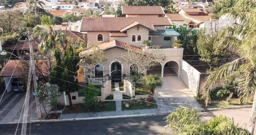 Casa em Condomínio Fechado no Coração da Cidade - Jardim Chapadão - Campinas/SP