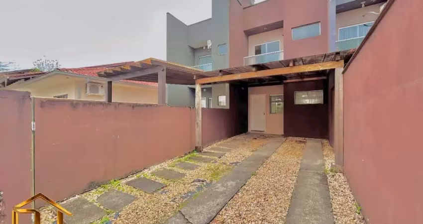 Sobrado geminado com 2 quartos e 2 vagas de garagem no bairro itaum em joinville