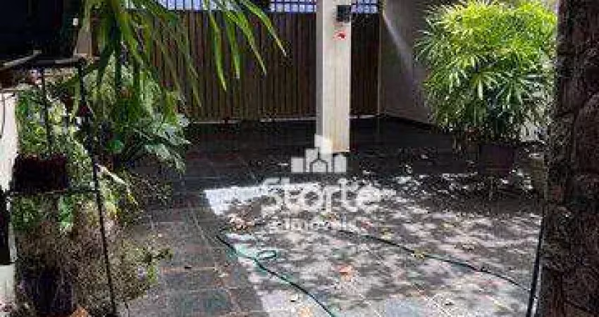 Casa com 4 dormitórios à venda, 400 m² por r$ 1.800.000,00 - martins - uberlândia/mg