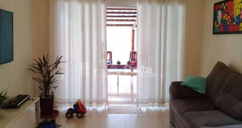 Excelente casa com 3 dormitórios à venda, 160m² por r$ 650.000 - santa mônica - uberlândia/mg