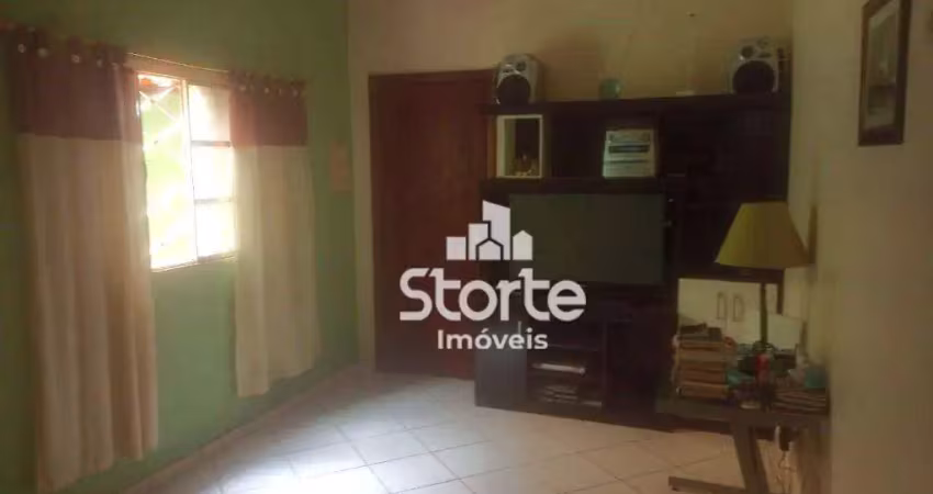Casa com 3 dormitórios à venda, 235 m² por r$ 550.000,00 - gravatás - uberlândia/mg