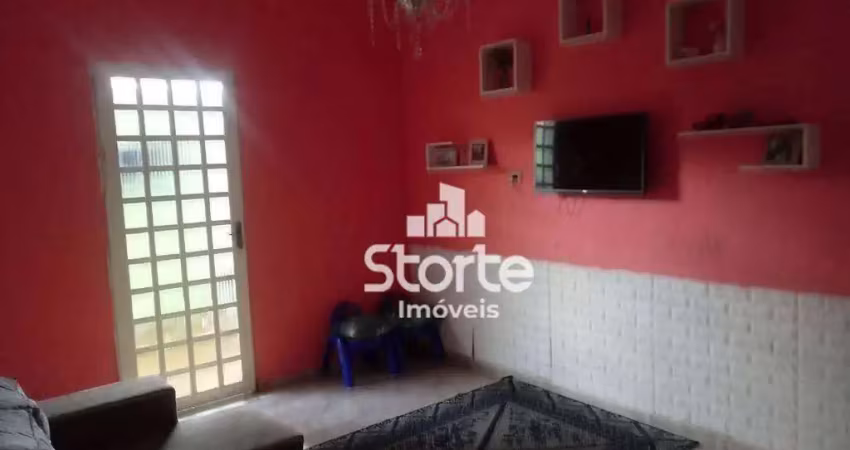 Casa com 4 dormitórios à venda, 220 m² por r$ 650.000,00 - presidente roosevelt - uberlândia/mg