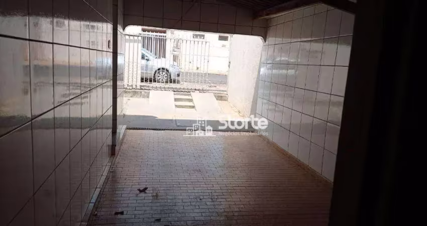 Duas casas no terreno, totalizando 5 dormitórios à venda, 200m² por r$ 350.000 - martins - uberlândia/mg