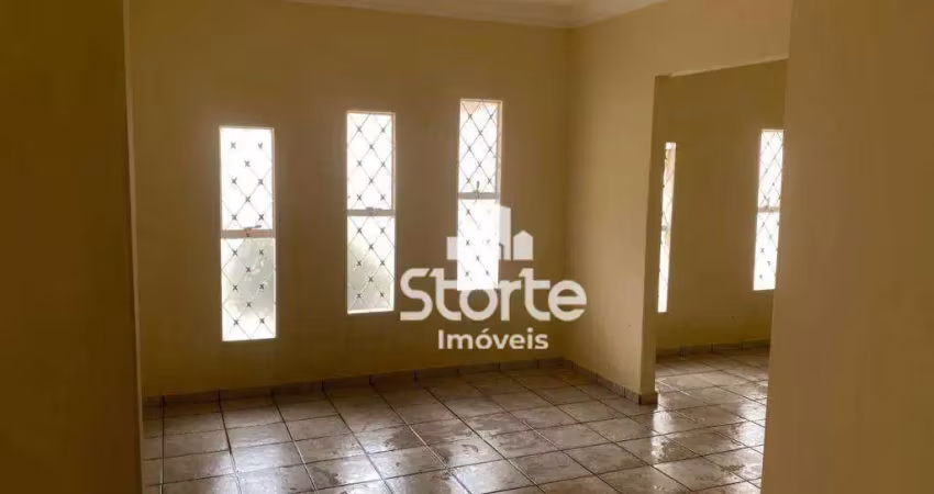 Casa com 3 dormitórios à venda, 200 m² por r$ 890.000,00 - santa mônica - uberlândia/mg