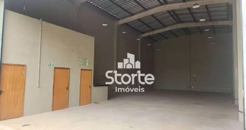 Galpão para alugar, 217 m² por r$ 5.000,00/mês - lago azul - uberlândia/mg