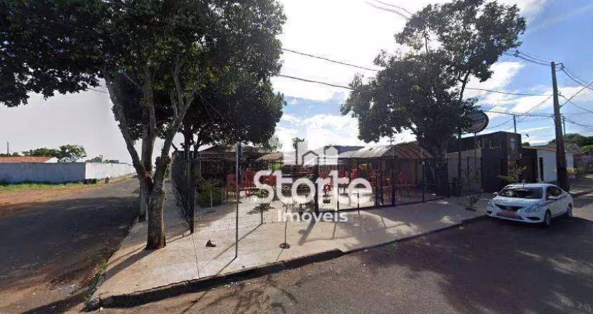 Imóvel comercial de esquina localizado em avenida por r$ 1.800.000 - aclimação - uberlândia/mg