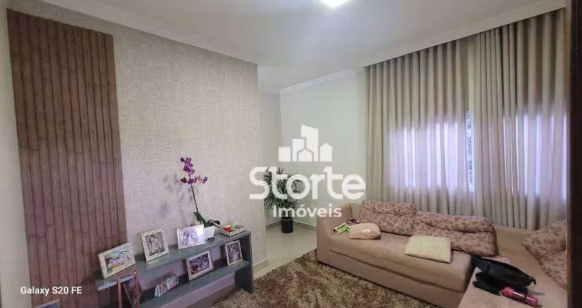 Excelente casa à venda com 4/4, suíte, ar condicionado e energia solar, 210m² por r$ 750.000 - laranjeiras - uberlândia/mg