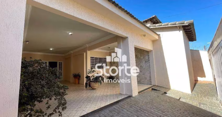 Casa com 3 dormitórios à venda, 270 m² por r$ 900.000,00 - brasil - uberlândia/mg