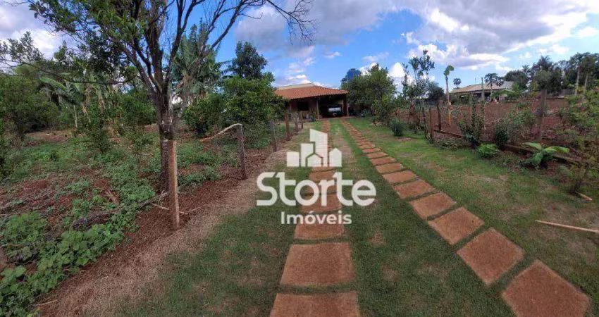 Chácara com 3 dormitórios à venda, 2.000m² por r$ 450.000 - br-365 - 15km de uberlândia/mg