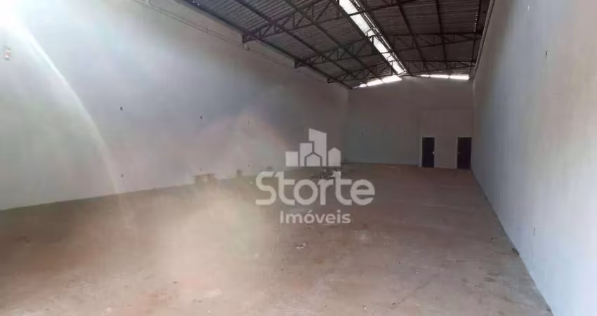 Galpão para alugar, 240 m² por r$ 5.500,00/mês - jardim holanda - uberlândia/mg