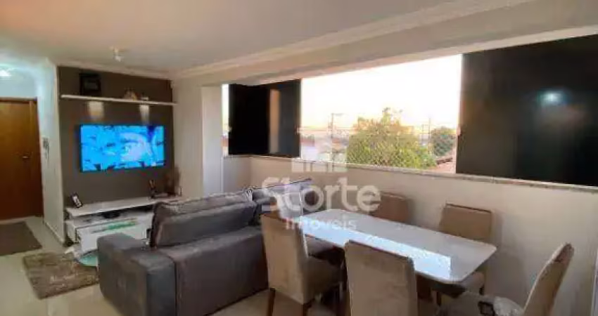 Apartamento com 3 dormitórios à venda, 60 m² por r$ 280.000,00 - segismundo pereira - uberlândia/mg