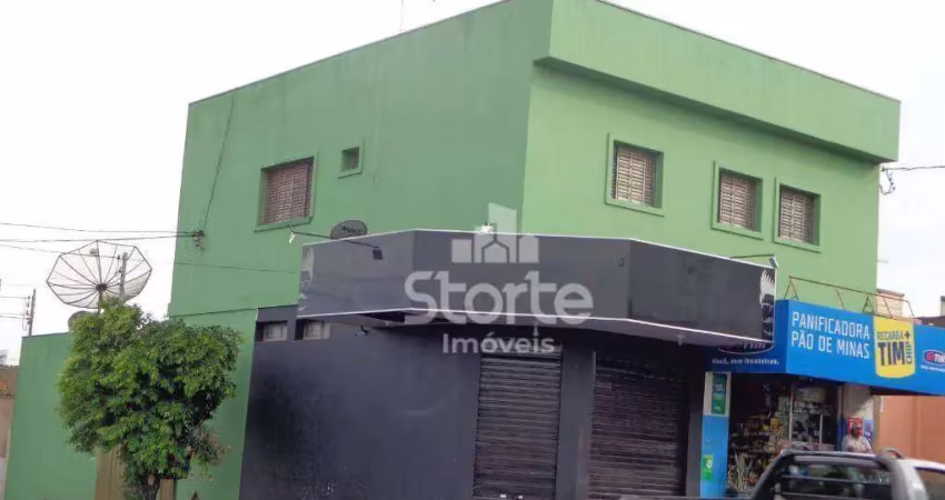 Ponto de esquina com 02 cômodos comerciais + apartamento + casa à venda, 230m² de área construída por r$ 1.150.000 - daniel fonseca - uberlândia/mg