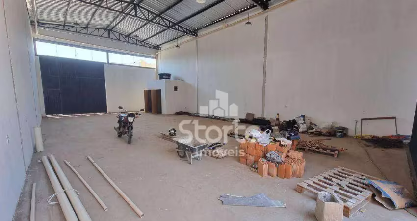 Galpão para alugar, 200 m² por r$ 5.000/mês - pampulha - uberlândia/mg