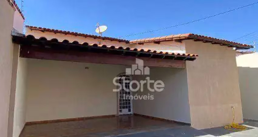 Casa com 3 dormitórios à venda, 129 m² por r$ 650.000 - santa mônica - uberlândia/mg