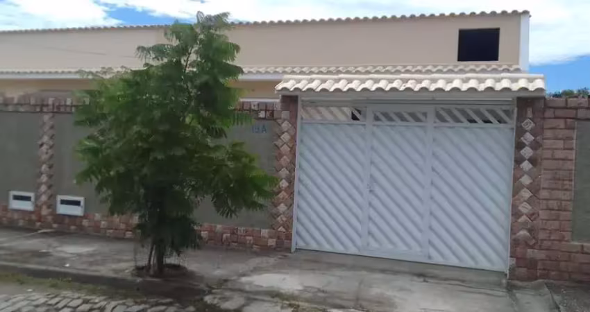 Casa para locação em são pedro da aldeia, centro, 2 dormitórios, 1 suíte, 1 banheiro, 2 vagas