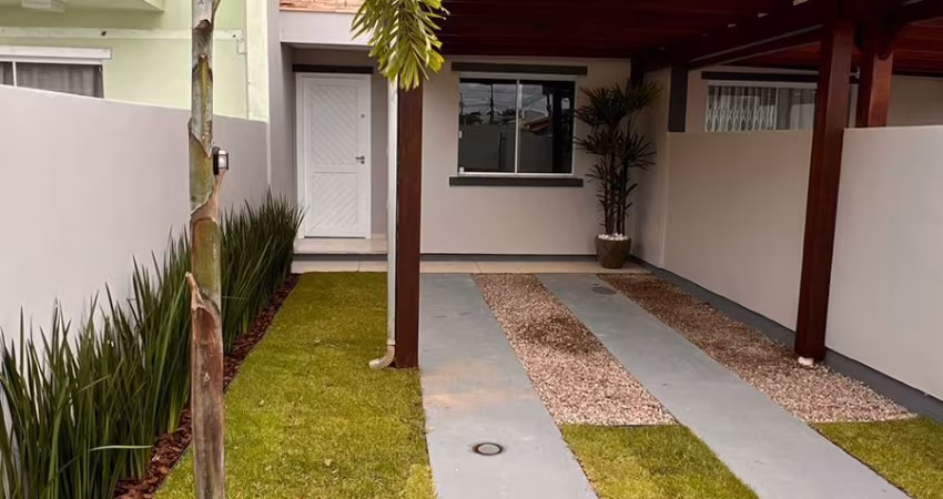 Lindo Sobrado Semimobiliado à Venda no Bairro XV de Novembro em Tijucas/SC