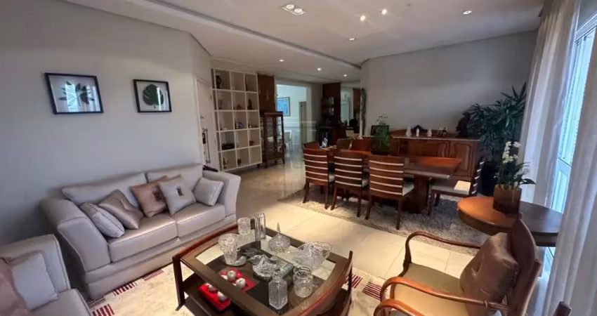 Apartamento a venda no jardim aquarius, com 220 metros de área útil, 4 suítes, 3 vagas de garagem e andar alto.