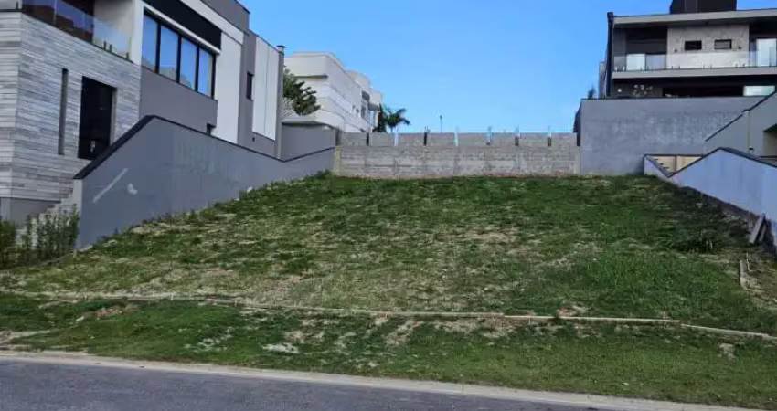 EXCELENTE LOTE EM CONDOMÍNIO FECHADO COM 535,00 METROS QUADRADOS - ALPHAVILLE I