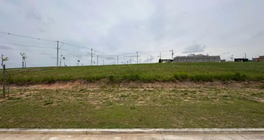 ÓTIMO LOTE EM CONDOMÍNIO FECHADO COM 356,67 METROS QUADRADOS - EXCELENTE TOPOGRAFIA - CONDOMÍNIO TERRAS ALPHA.