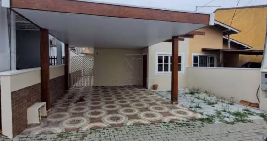 CASA TÉRREA EM CONDOMÍNIO FECHADO - 150m² - 3 DORMITÓRIOS - 1 SUÍTE - JARDIM UIRÁ - SJC