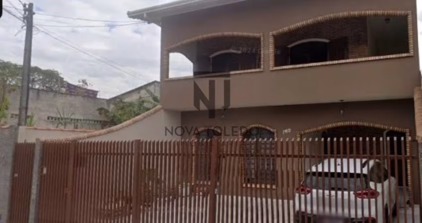 Casa - Bosque dos Eucaliptos - 4 Dormitórios - 265m².