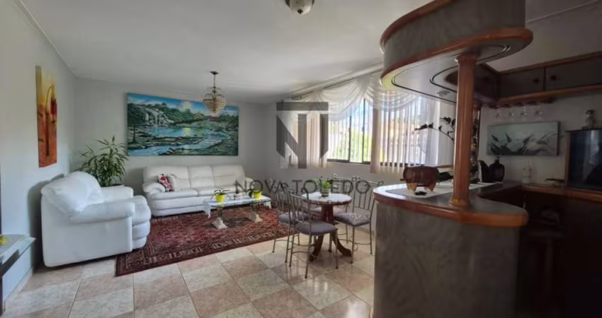 Casa/Padrão - Residencial - No bairro Jardim das Indústrias