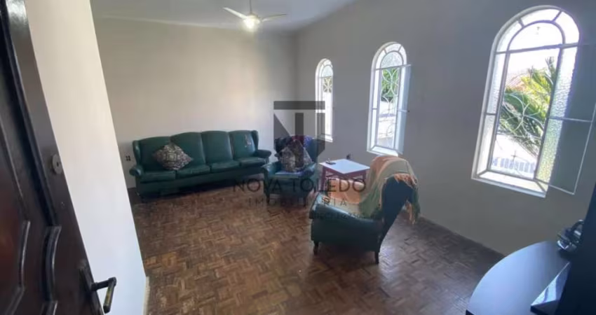 Casa/Padrão - Residencial - No bairro Jardim das Indústrias