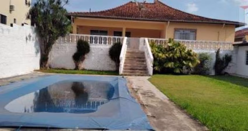 Casa térrea com 4 dormitórios, sendo duas suítes, piscina, fogão a lenha, localizada  Jd.São Gonçalo -Mairiporã - SP