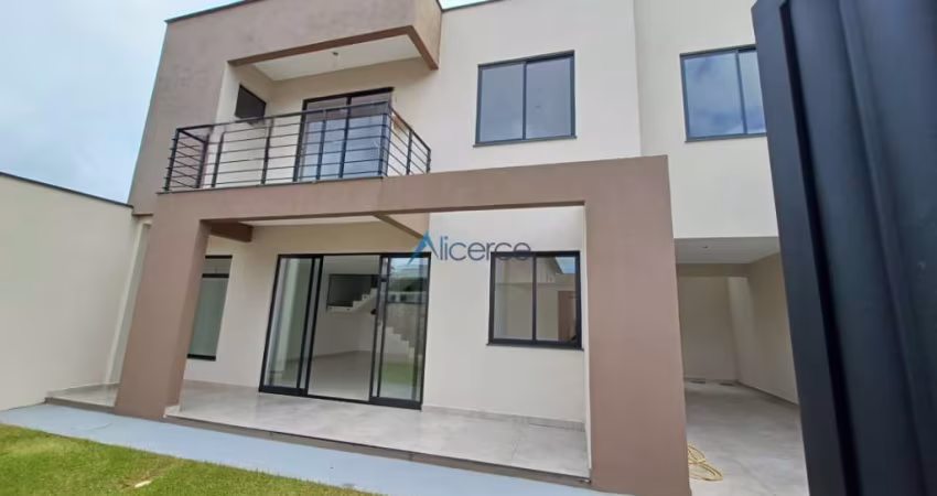 Casa  Duplex  3  Quartos  -  Marilândia