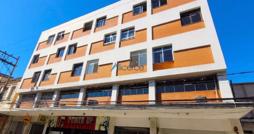 Apartamento com 3 quartos com garagem no Centro