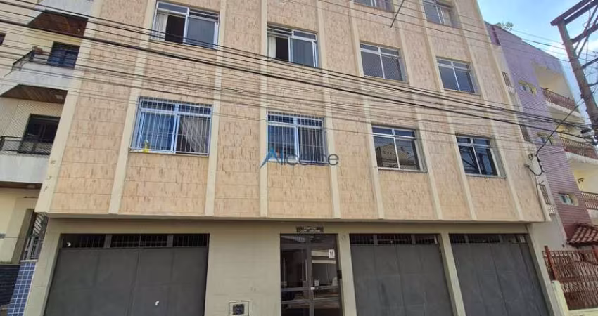 Cobertura com 03 quartos e garagem no São Mateus.