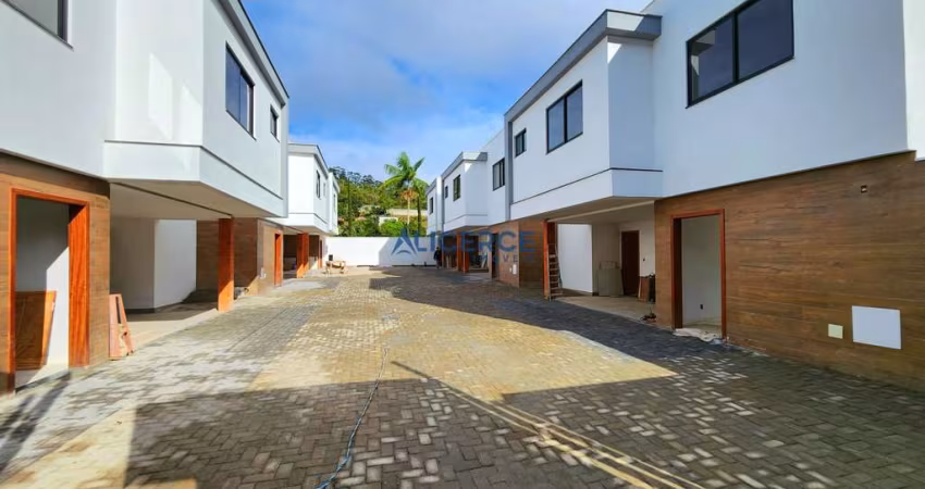 Condomínio de casa com 3 suítes no Novo Horizonte