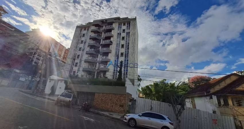 Apartamento de 3 quartos com suíte e garagem no Santa Helena