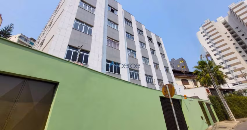 Apartamento de 02 quartos com área externa e garagem no Granbery.