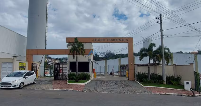 Apartamento 2 quartos com garagem e lazer com piscina  no São Pedro
