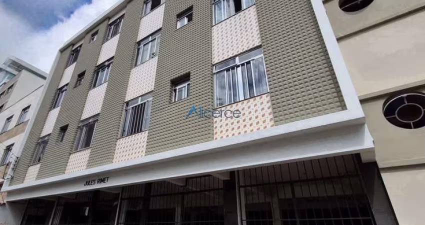 Apartamento de 2 Quartos em um dos bairros mais valorizados de Juiz de Fora – Amplo, Claro e com Vaga de Garagem