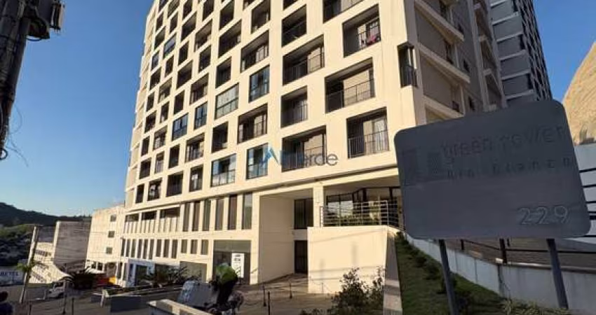 Maravilhoso apartamento de 2 quartos na principal avenida da cidade