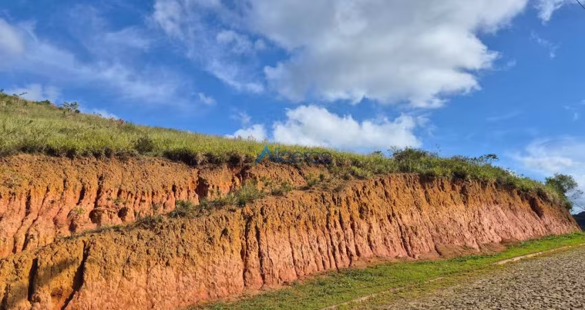 Terreno  medindo 3.011,00 m² no Condomínio Villagio da Serra II- Salvaterra