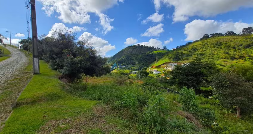 Terreno medindo 3.012,00 m²  no Condomínio Villagio da Serra II- Salvaterra