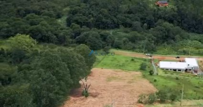 Terreno medindo 3.028,00 m² no Condomínio Villagio da Serra II- Salvaterra