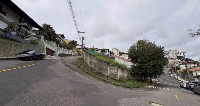 Ótimo terreno de 523 metros quadrados em um dos melhores bairros residências de juiz de fora