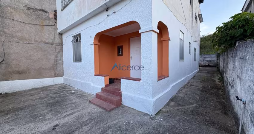 Ótima casa linear de 3 quartos com suíte próxima ao IFET