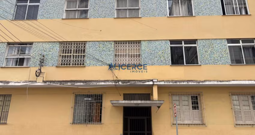 Apartamento de 2 quartos no coração de Juiz de Fora