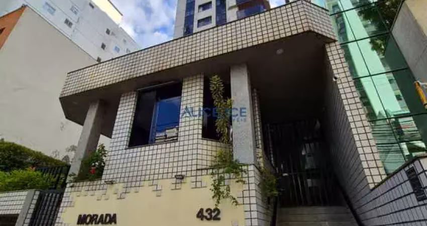 Apartamento com 03 quartos, suíte, elevador e garagem no centro