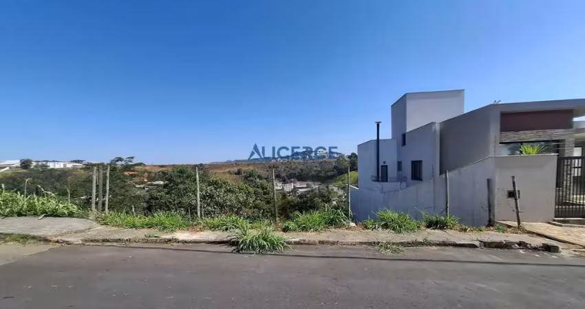Terreno à venda na Rua Francisco Baptista de Oliveira, Aeroporto, Juiz de Fora