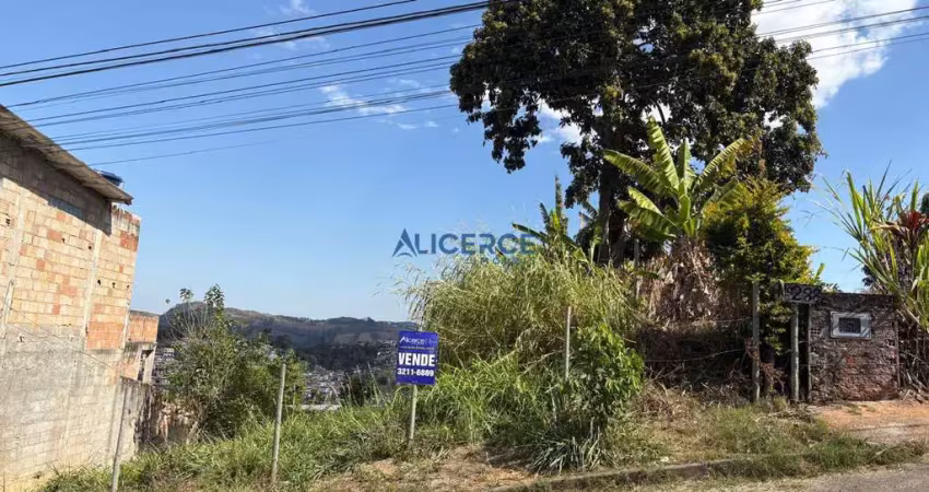 Terreno à venda na Rua Maria Garcia, Lourdes, Juiz de Fora